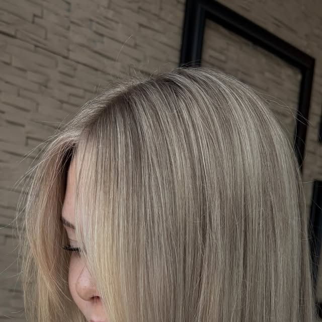 Helder blond haar, bright blonde for days
